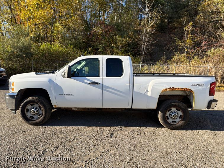 image for item FG3056 2013 Chevrolet Silverado 2500HD Ext. Cab pickup truck