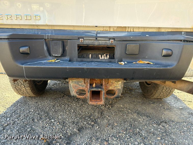 image for item FG3056 2013 Chevrolet Silverado 2500HD Ext. Cab pickup truck