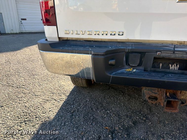 image for item FG3056 2013 Chevrolet Silverado 2500HD Ext. Cab pickup truck