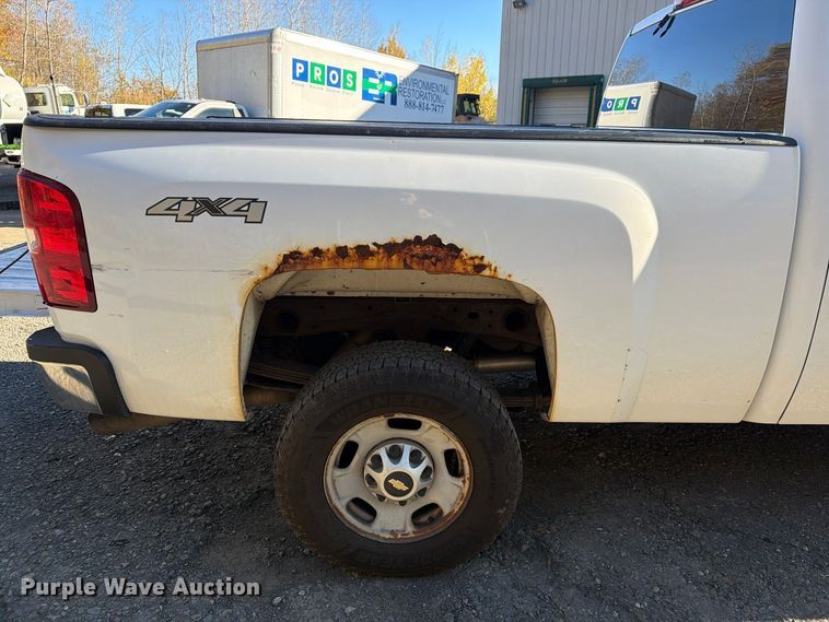 image for item FG3056 2013 Chevrolet Silverado 2500HD Ext. Cab pickup truck
