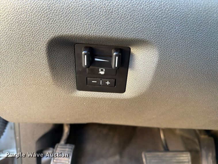 image for item FG3056 2013 Chevrolet Silverado 2500HD Ext. Cab pickup truck