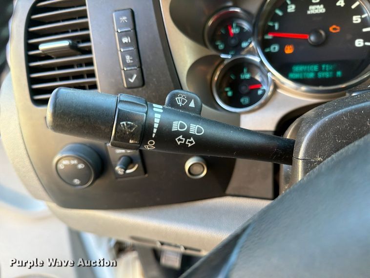 image for item FG3056 2013 Chevrolet Silverado 2500HD Ext. Cab pickup truck
