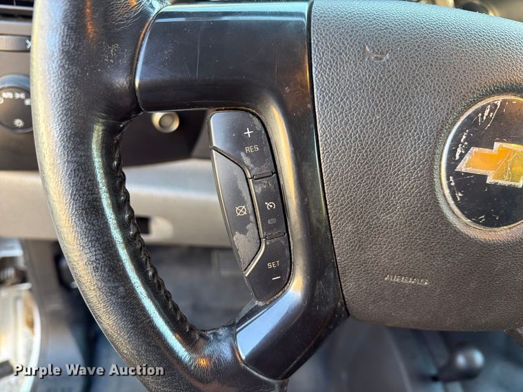 image for item FG3056 2013 Chevrolet Silverado 2500HD Ext. Cab pickup truck