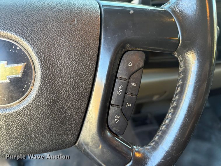 image for item FG3056 2013 Chevrolet Silverado 2500HD Ext. Cab pickup truck