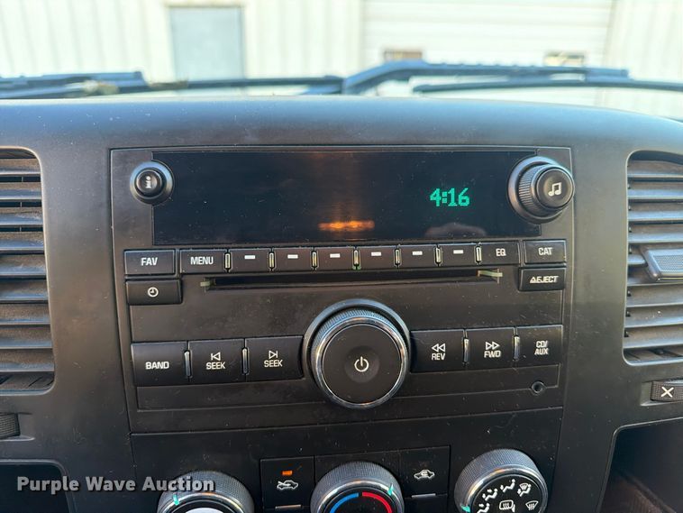 image for item FG3056 2013 Chevrolet Silverado 2500HD Ext. Cab pickup truck