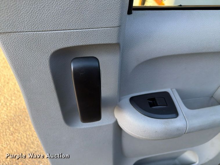 image for item FG3056 2013 Chevrolet Silverado 2500HD Ext. Cab pickup truck