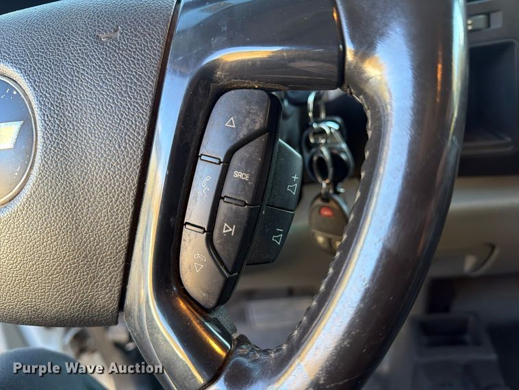 image for item FG3056 2013 Chevrolet Silverado 2500HD Ext. Cab pickup truck