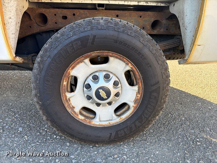 image for item FG3056 2013 Chevrolet Silverado 2500HD Ext. Cab pickup truck