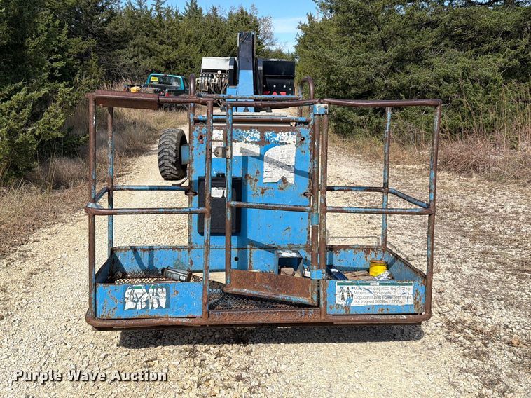 image for item FH6490 1999 Genie S40 boom lift