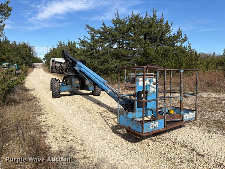 image for item FH6490 1999 Genie S40 boom lift