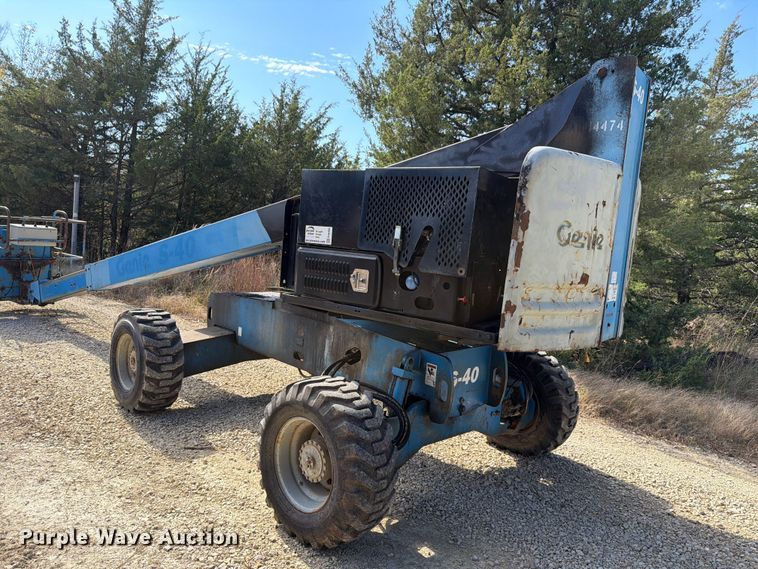 image for item FH6490 1999 Genie S40 boom lift