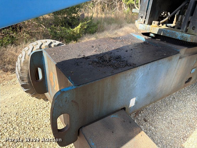 image for item FH6490 1999 Genie S40 boom lift