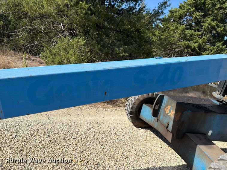image for item FH6490 1999 Genie S40 boom lift