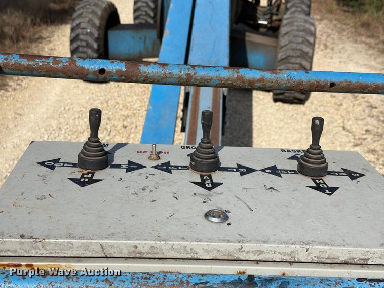 image for item FH6490 1999 Genie S40 boom lift