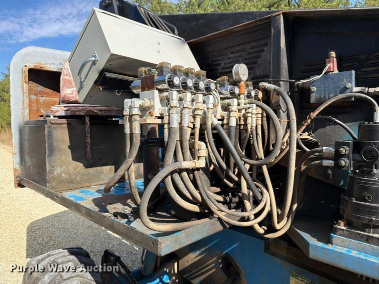 image for item FH6490 1999 Genie S40 boom lift