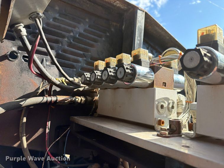 image for item FH6490 1999 Genie S40 boom lift