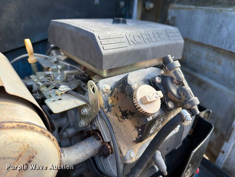 image for item FH6490 1999 Genie S40 boom lift
