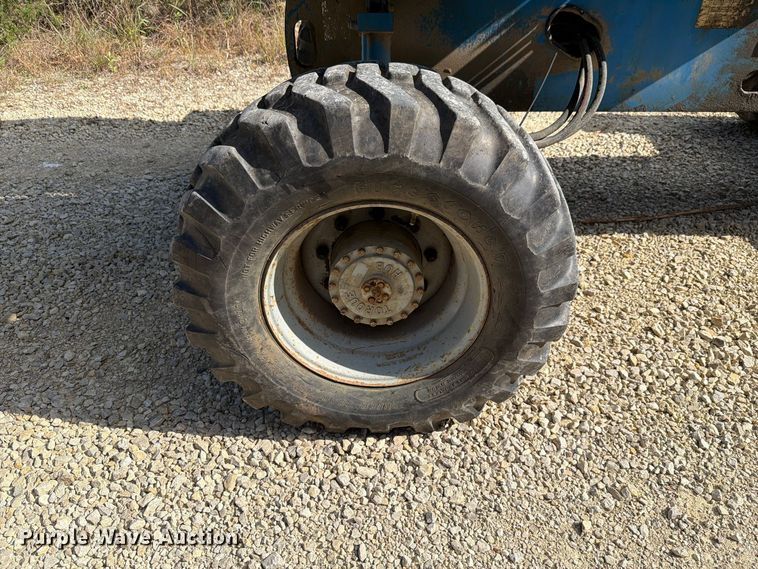 image for item FH6490 1999 Genie S40 boom lift