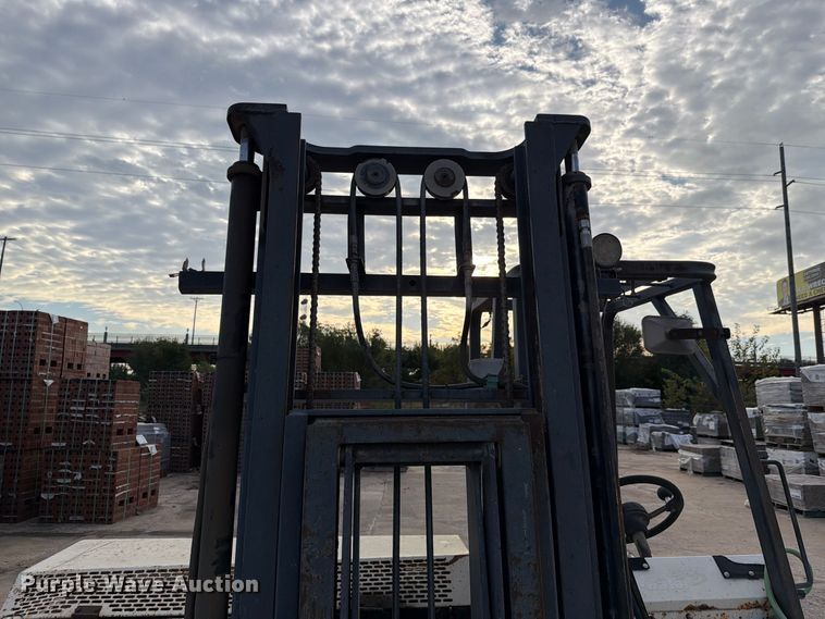 image for item FH6493 Tail-Gator forklift