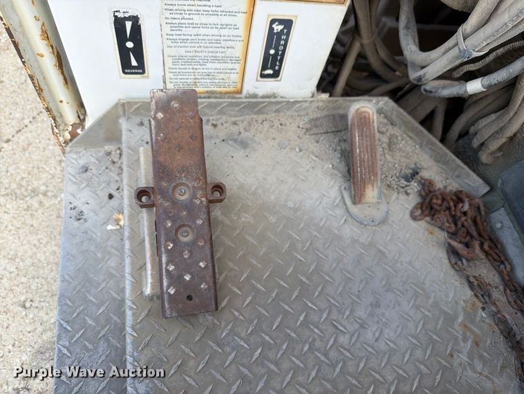 image for item FH6493 Tail-Gator forklift
