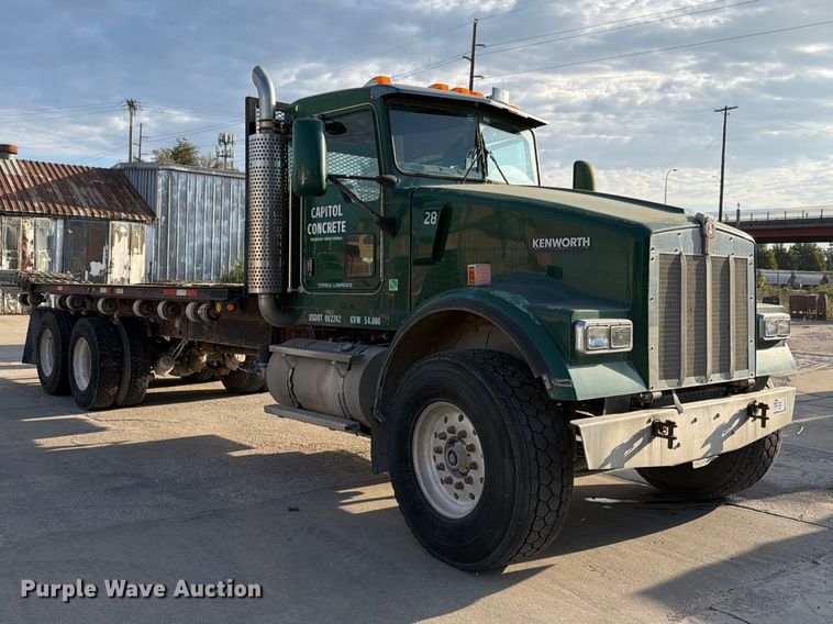 image for item FH6494 2005 Kenworth W900 flatbed truck
