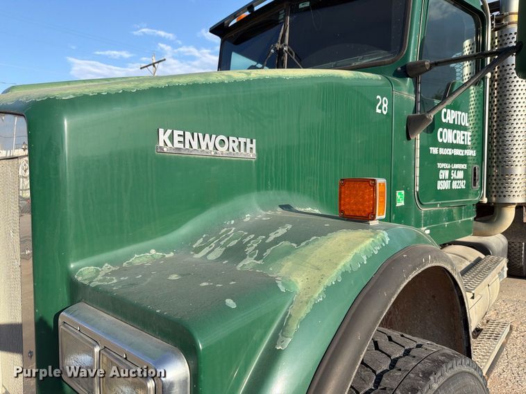image for item FH6494 2005 Kenworth W900 flatbed truck