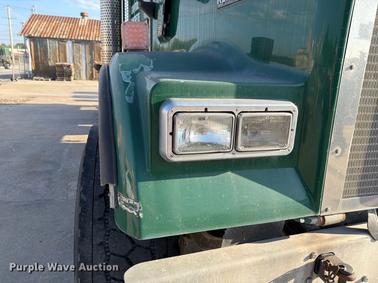image for item FH6494 2005 Kenworth W900 flatbed truck