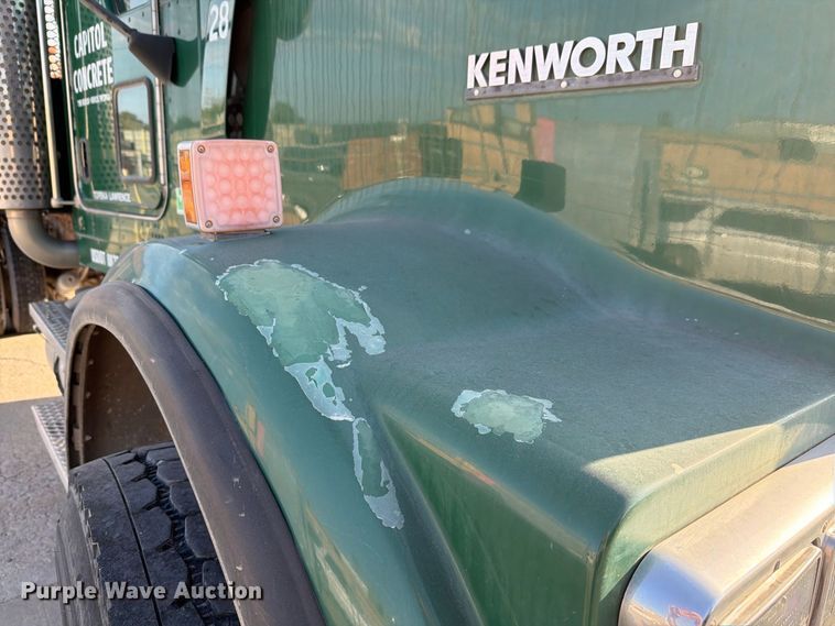 image for item FH6494 2005 Kenworth W900 flatbed truck