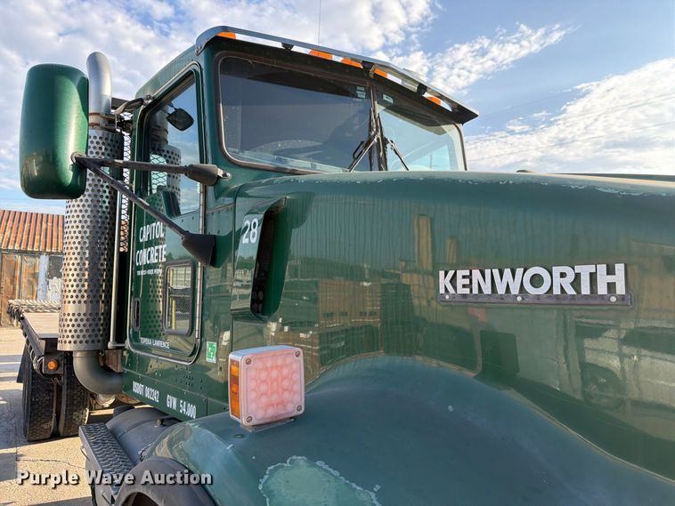 image for item FH6494 2005 Kenworth W900 flatbed truck