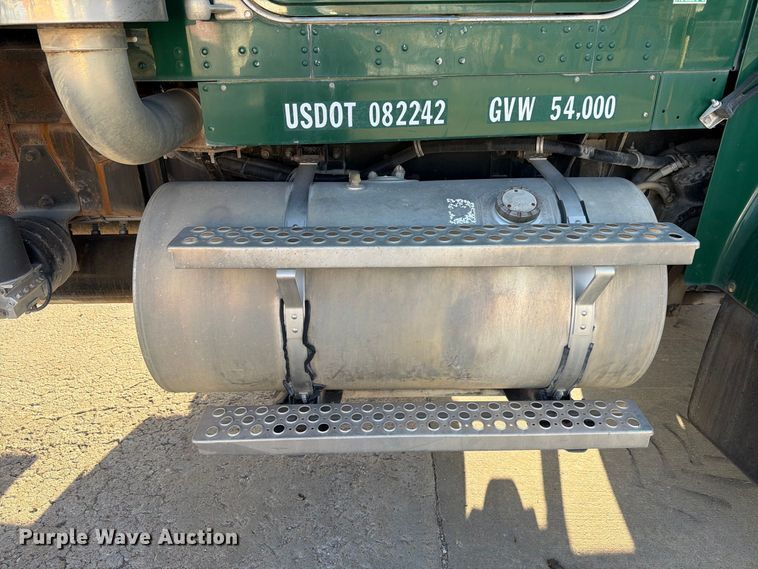 image for item FH6494 2005 Kenworth W900 flatbed truck