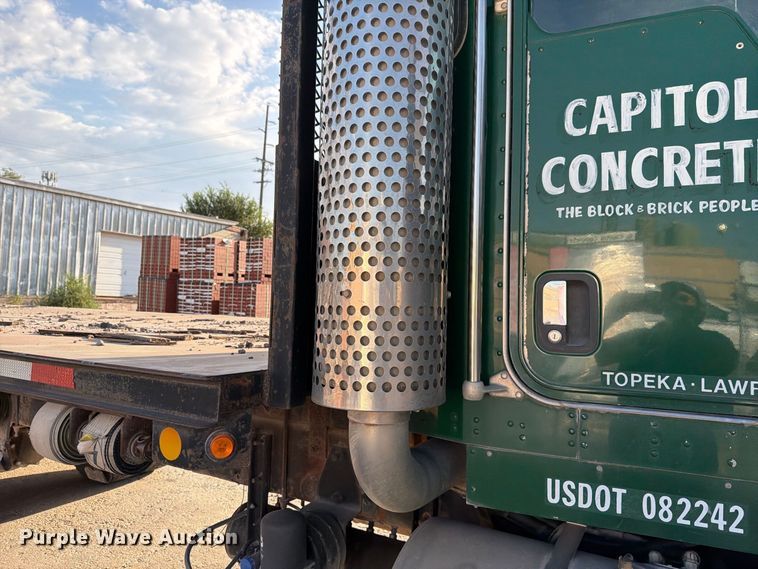 image for item FH6494 2005 Kenworth W900 flatbed truck