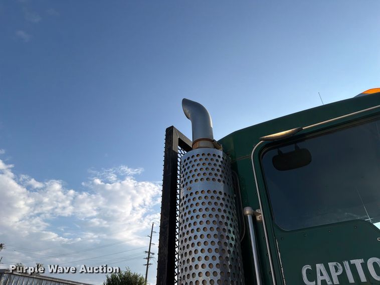 image for item FH6494 2005 Kenworth W900 flatbed truck