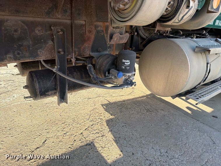 image for item FH6494 2005 Kenworth W900 flatbed truck
