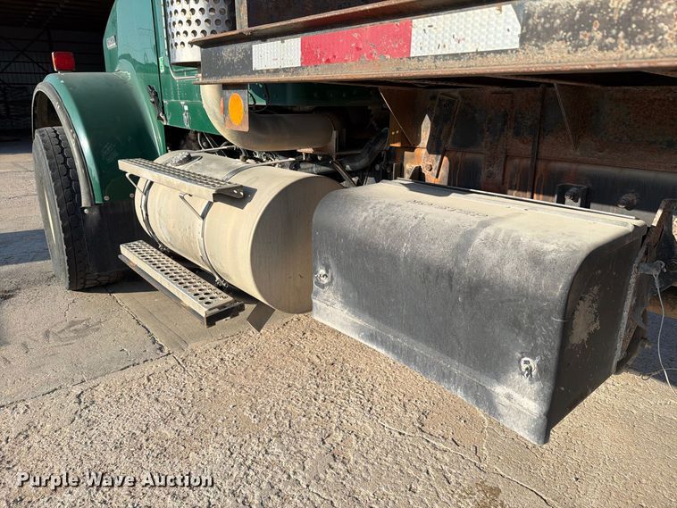 image for item FH6494 2005 Kenworth W900 flatbed truck