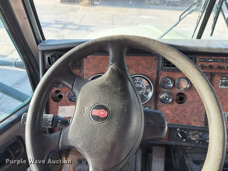 image for item FH6494 2005 Kenworth W900 flatbed truck