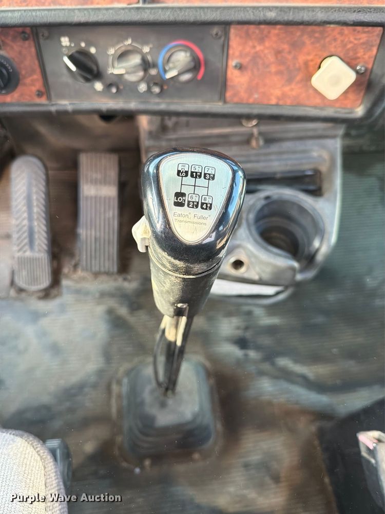 image for item FH6494 2005 Kenworth W900 flatbed truck