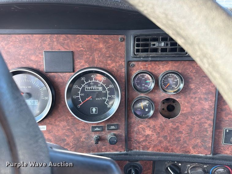 image for item FH6494 2005 Kenworth W900 flatbed truck