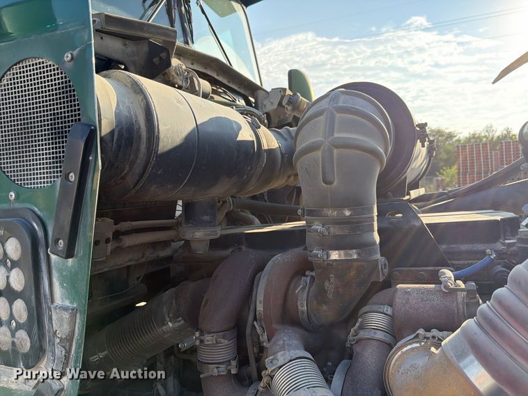 image for item FH6494 2005 Kenworth W900 flatbed truck