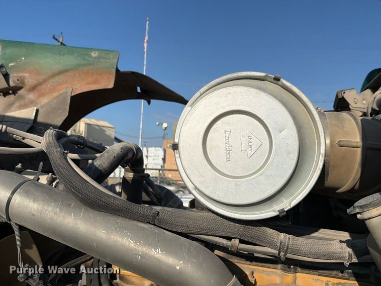 image for item FH6494 2005 Kenworth W900 flatbed truck
