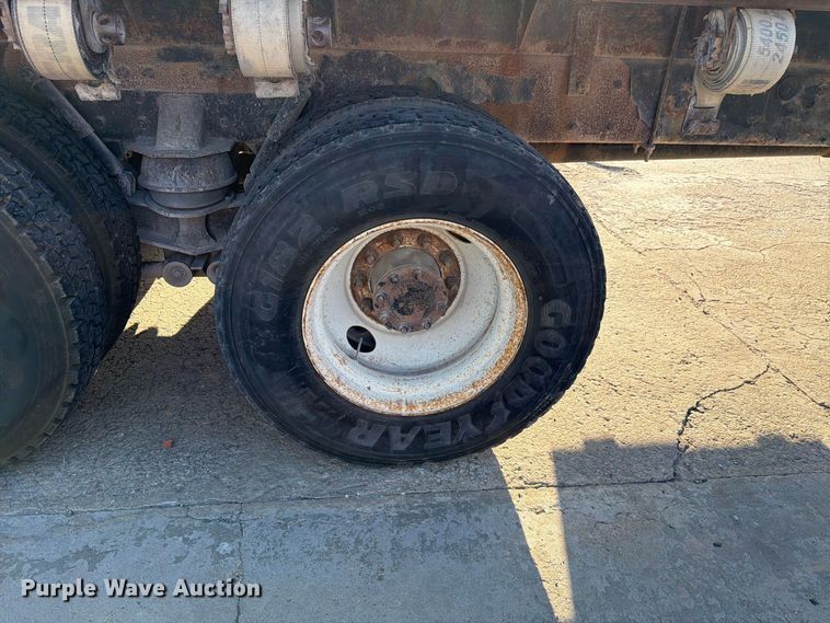 image for item FH6494 2005 Kenworth W900 flatbed truck