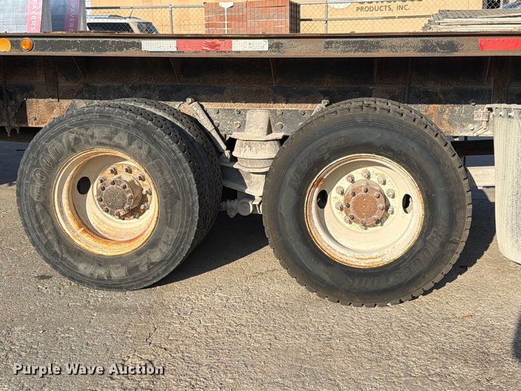 image for item FH6494 2005 Kenworth W900 flatbed truck