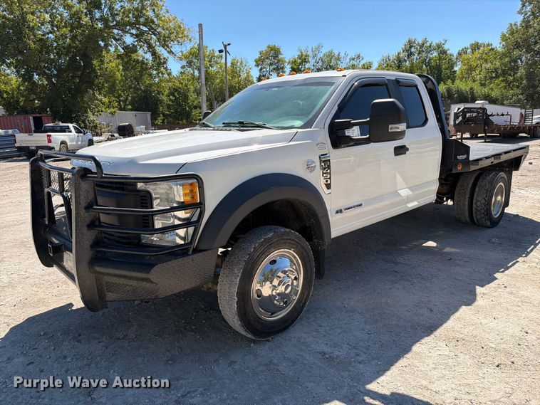 image for item FI0442 2017 Ford F450 Super Duty Ext. Cab flatbed truck