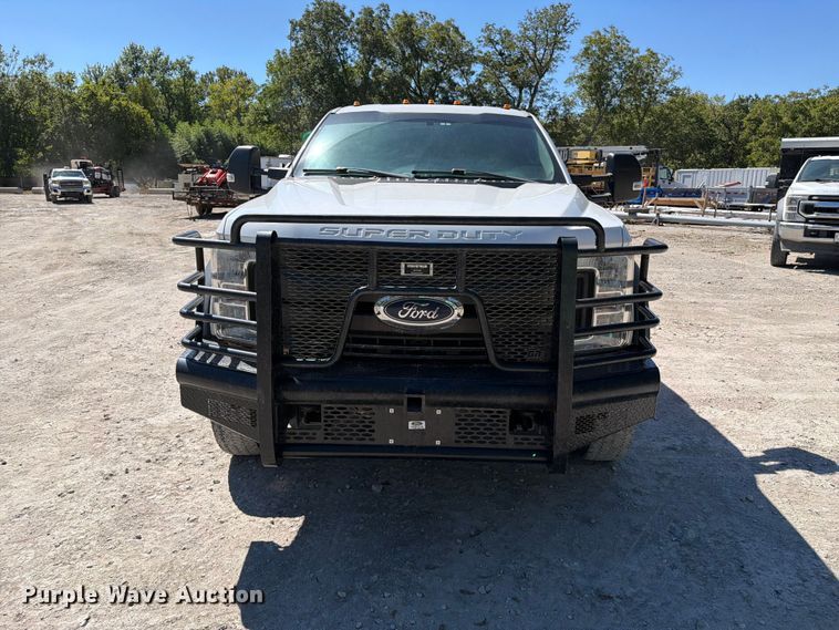 image for item FI0442 2017 Ford F450 Super Duty Ext. Cab flatbed truck