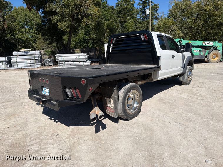 image for item FI0442 2017 Ford F450 Super Duty Ext. Cab flatbed truck