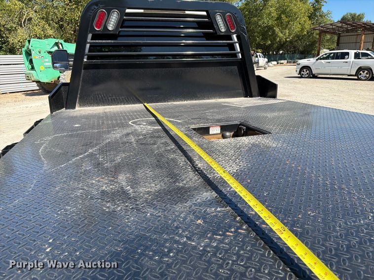 image for item FI0442 2017 Ford F450 Super Duty Ext. Cab flatbed truck