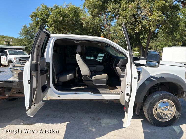 image for item FI0442 2017 Ford F450 Super Duty Ext. Cab flatbed truck