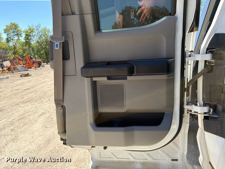 image for item FI0442 2017 Ford F450 Super Duty Ext. Cab flatbed truck