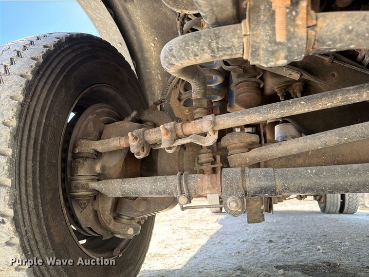 image for item FI0442 2017 Ford F450 Super Duty Ext. Cab flatbed truck