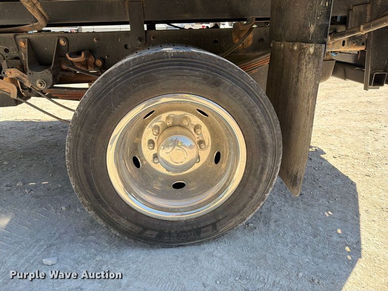 image for item FI0442 2017 Ford F450 Super Duty Ext. Cab flatbed truck