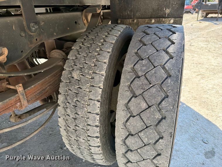 image for item FI0442 2017 Ford F450 Super Duty Ext. Cab flatbed truck